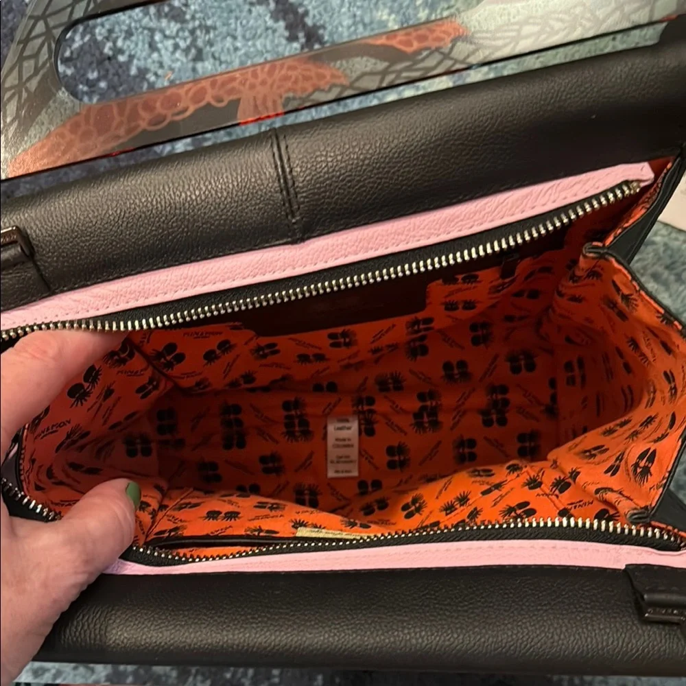 Min & Mon Black Bag with Vibrant Snake Design - Picture 4 of 16